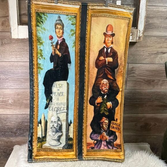 Disneys Haunted Mansion Stretching Room Fleece Blanket 50 X 40 - Picture 3 of 7